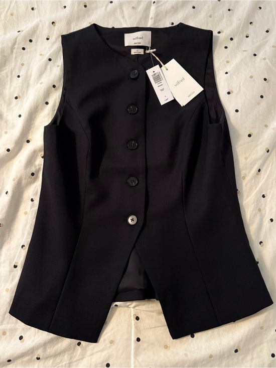 Aritzia Jackets & Blazers - Aritzia Wilfred Regal Wool Vest
